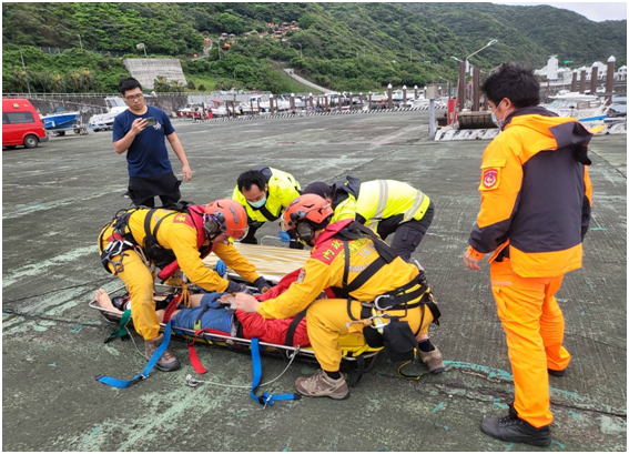 傷患交接地面救護人員