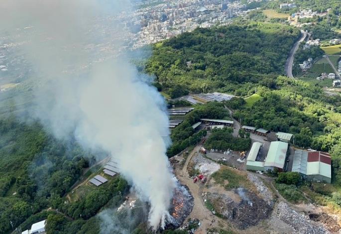 苗栗市西山公墓掩埋場火災現場空勘-1