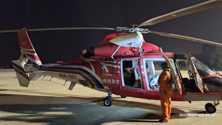 接載病患1員、病患家屬1員、醫護人員1員-1