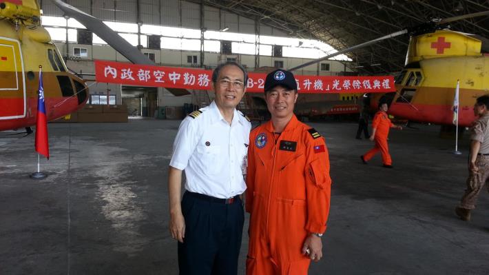 退休教官合影