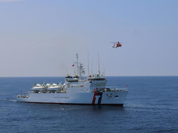 海巡署出動艦艇.JPG