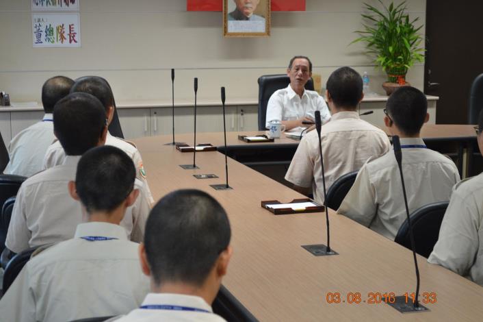 聆聽董總隊長發表.JPG