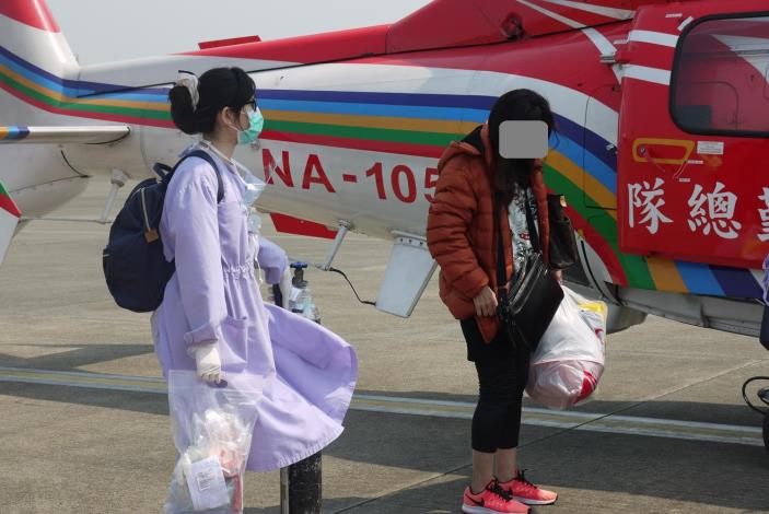 陪同的家屬及醫護人員.JPG