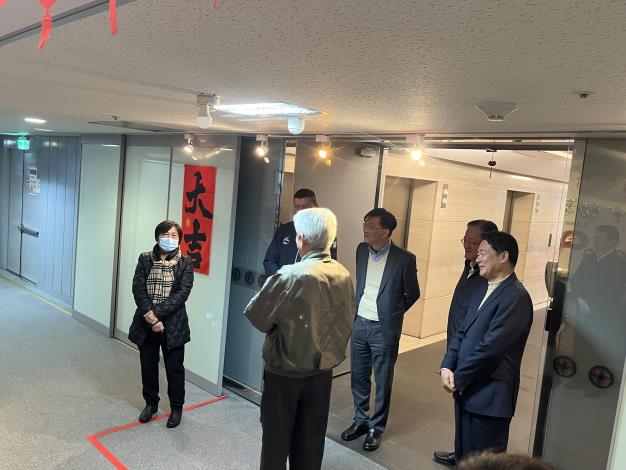 總隊長至門口迎接內政部部長-3