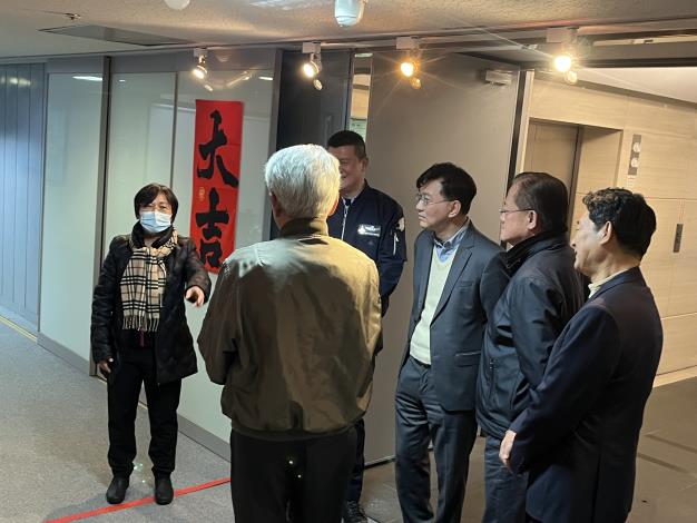 總隊長至門口迎接內政部部長-2