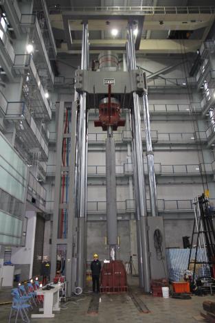 3000噸油壓試驗機