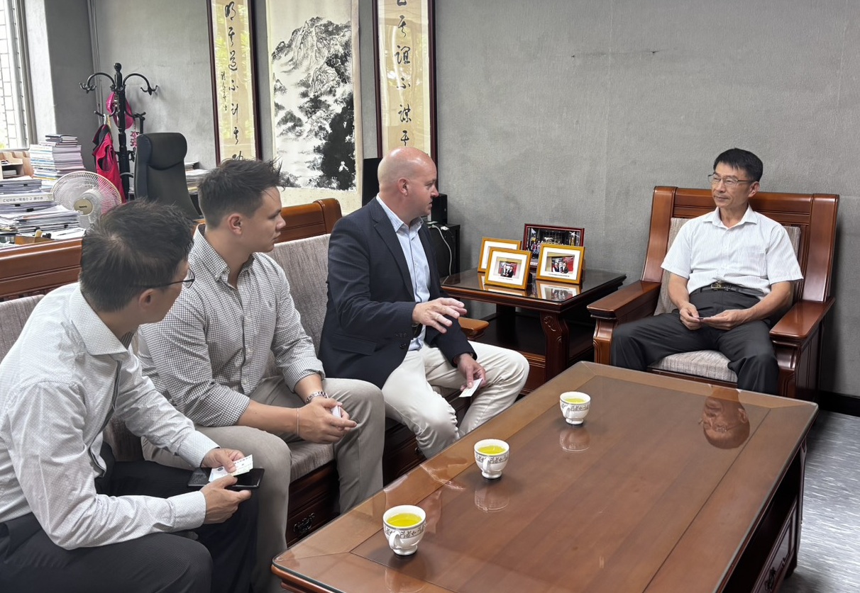 本中心鄭主任與Esri團隊會談