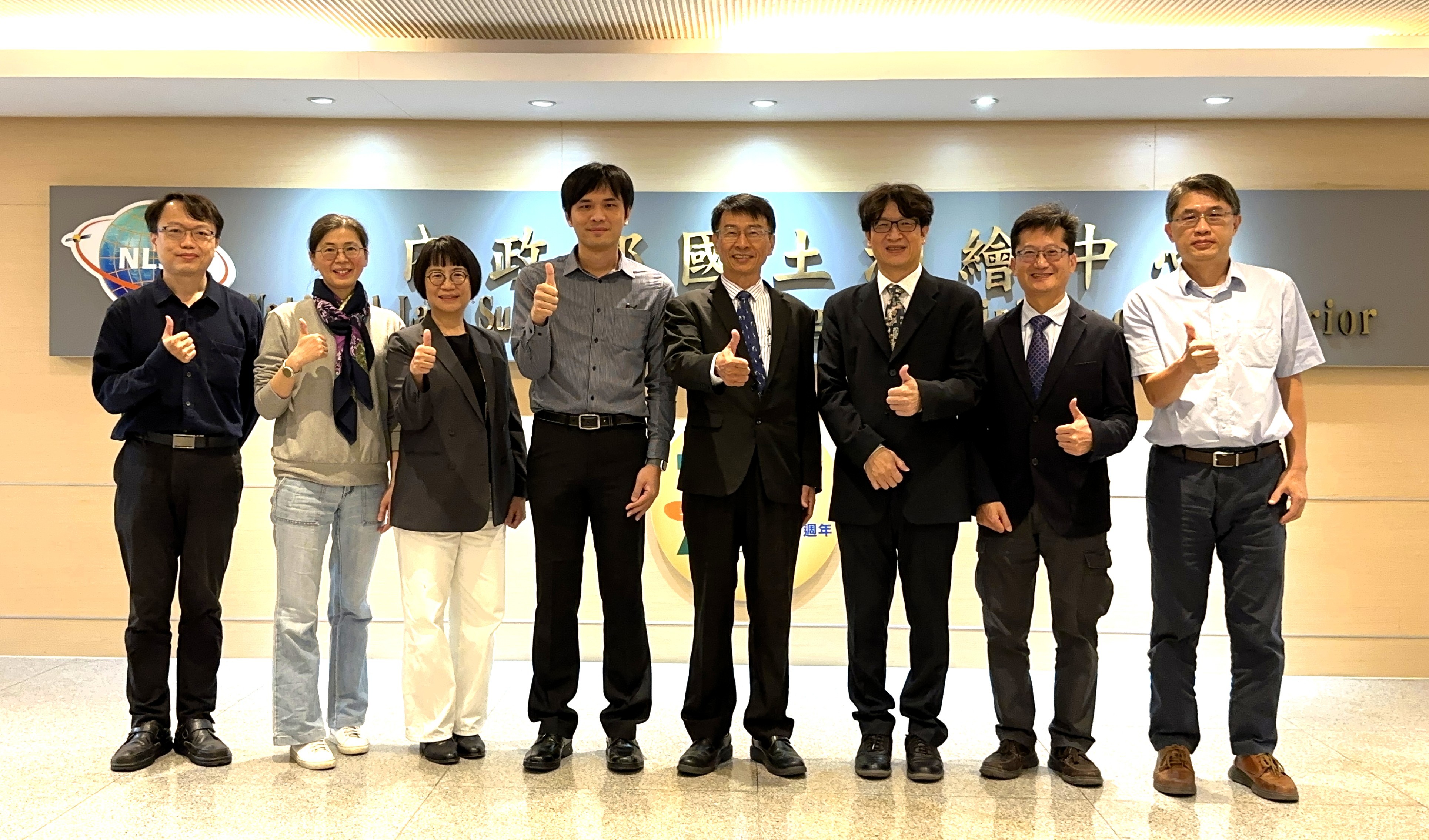 簽署儀式與會人員合影