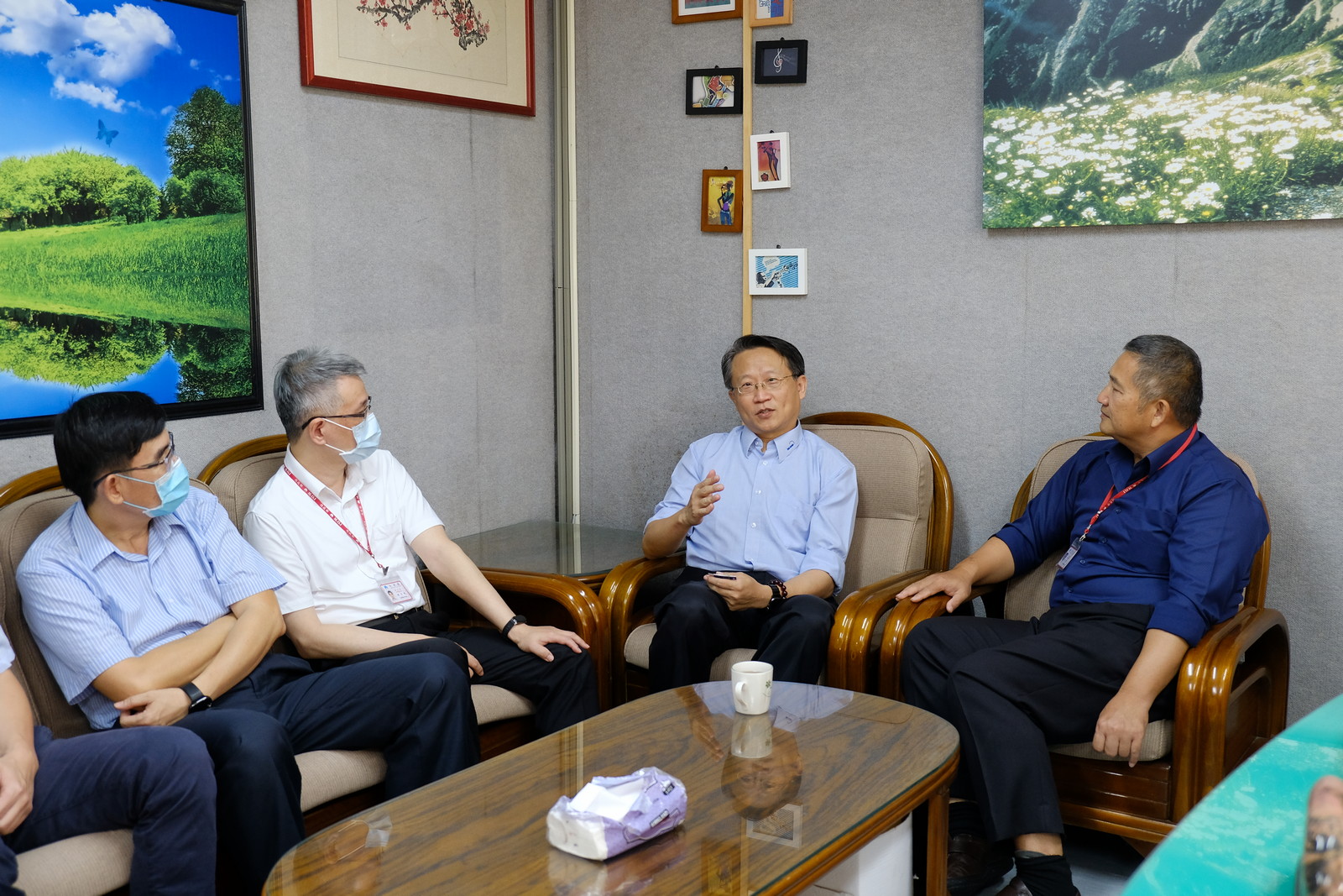 Both of auditor, Mr. Joe Liu, execute top management interview with the Deputy Director of NLSC, Lin, Jyh-Ching