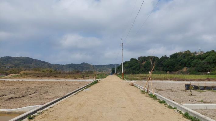 Irrigation Canal Construction at Farmland Replotting Zone in Sihu Farmland, Miaoli County – 2 small canals and 1 drainage along the east-west of the road
