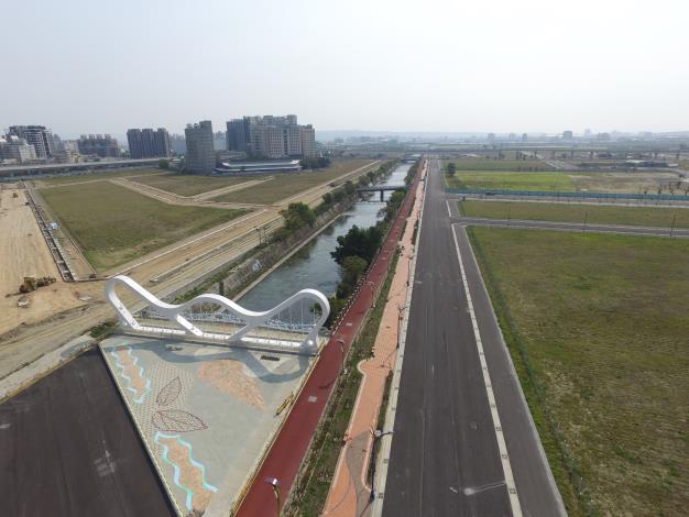 Areial photograph of the 3rd civil engineer tender and the 1st bridge(Yuyin Bridge) in the 13th land consolidation area of Taichung City.jpg