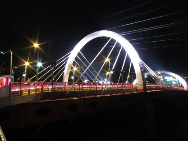 Public Works for Acquired Area in Buzi Section, Beitun District, Taichung City - Bridge No. 1 (Night View on New Peach Blossom Bridge)