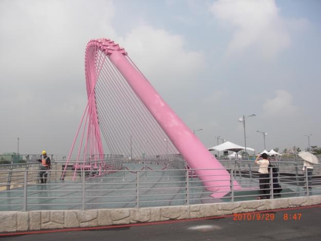 Public Works for Acquired Area in Buzi Section, Beitun District, Taichung City - Bridge No. 2 (Romantic Lovers Bridge)