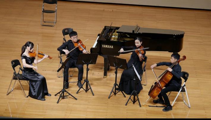 花蓮慈濟大學附中弦樂隊