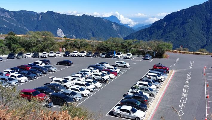 Xiaofengkou parking lot  in Mt. Hehuan (photo from Taroko N. P. HQ)