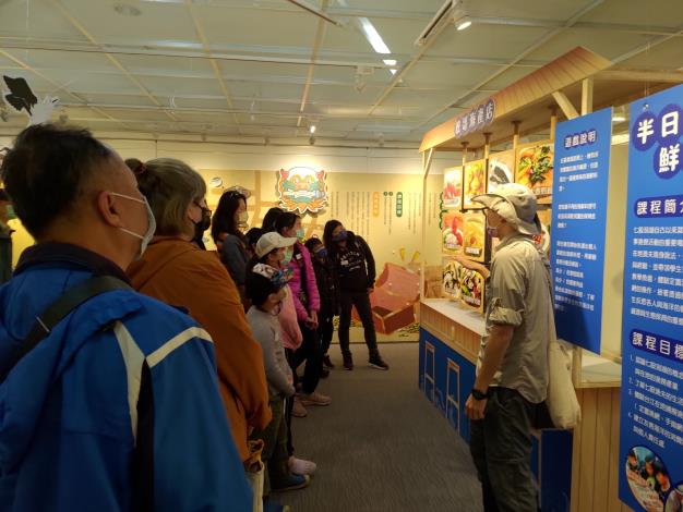Tour experience for the 10th anniversary exhibition of environmental education