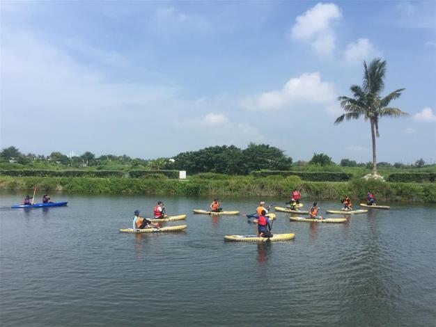 Stand-up paddling learning experience 