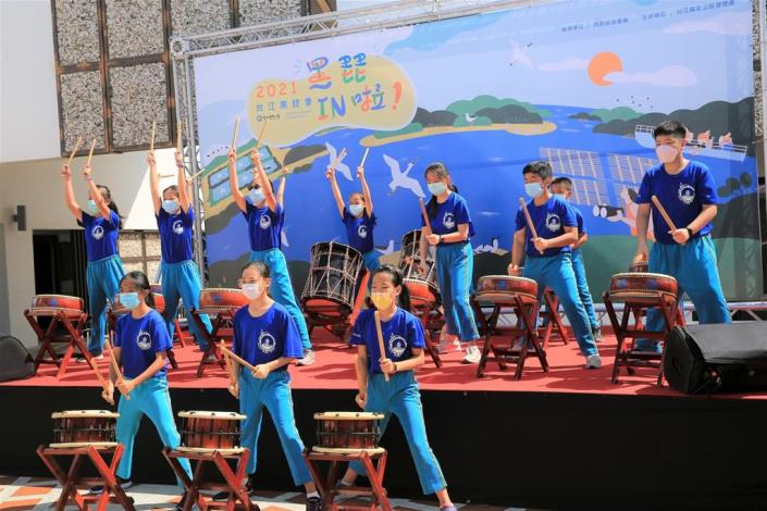 Jhenhai Elementary School taiko drum team kick-starting the Taijian Black-faced Spoonbill Season