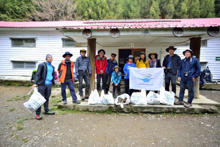 1120426-29臺北市出去玩戶外生活分享協會雪山主峰、翠池步道淨山生態工作假期-原檔