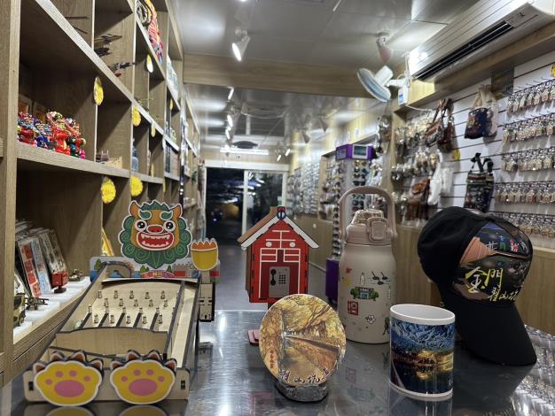 圖10.金質獎賣店-翟山坑道內賣店