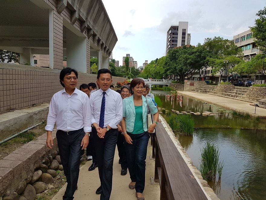 圖：內政部長葉俊榮及新竹市長林智堅，實地了解「步行城市」規劃