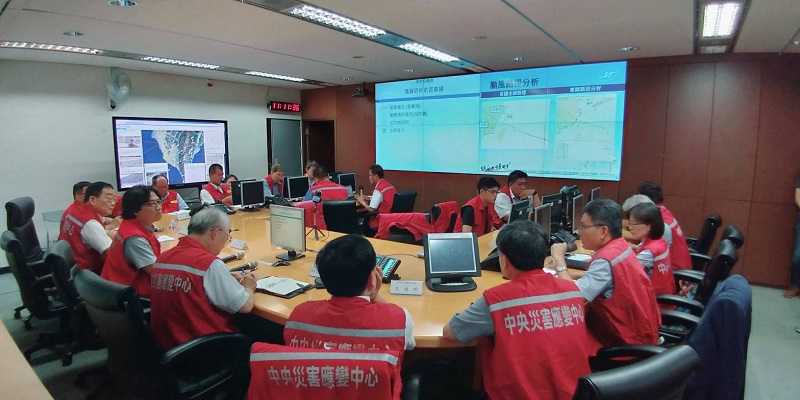 內政部長葉俊榮親自主持瑪莉亞颱風中央災害應變中心前置情資研判會議