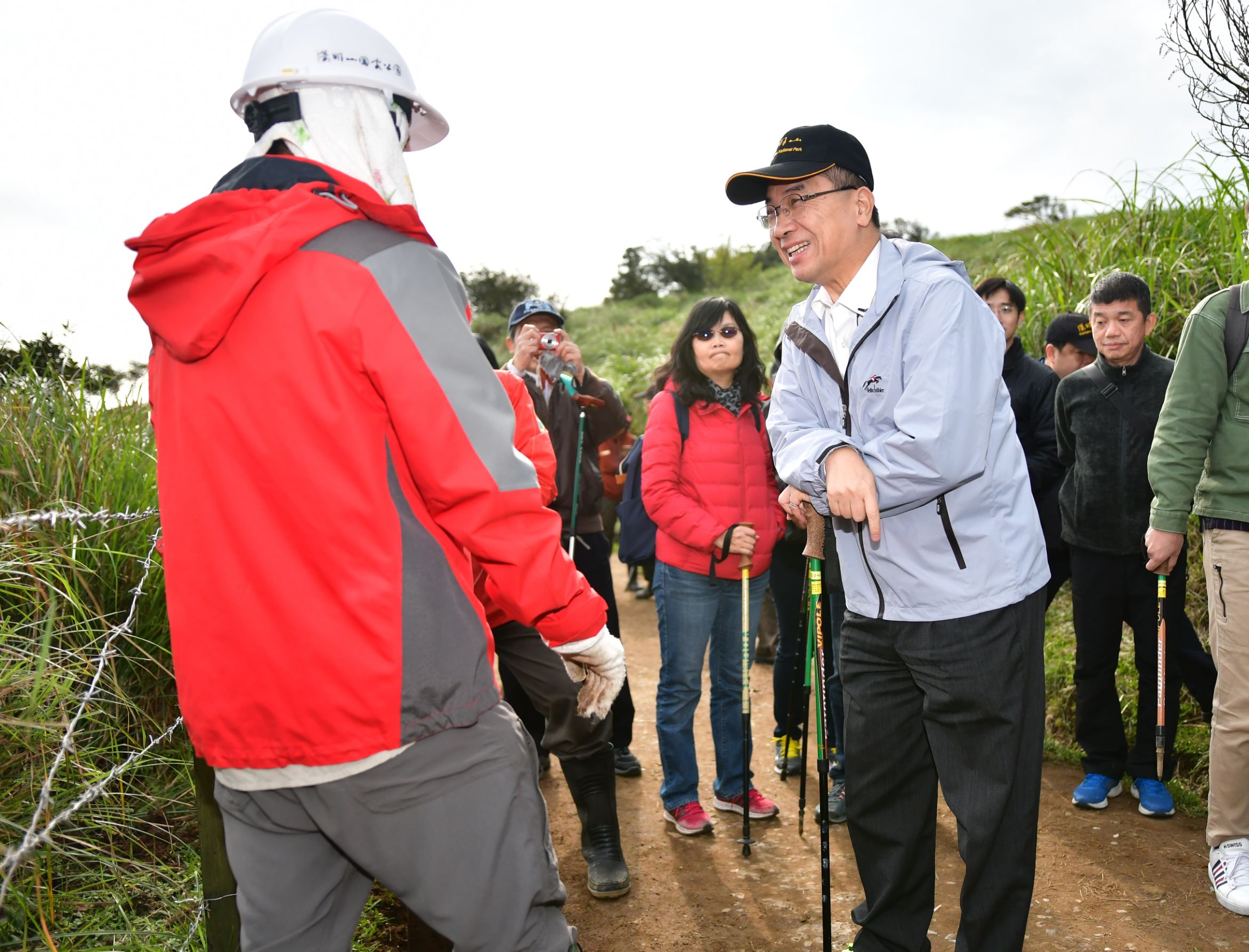 部長徐國勇對於手作維護步道的志工，致上感謝之意