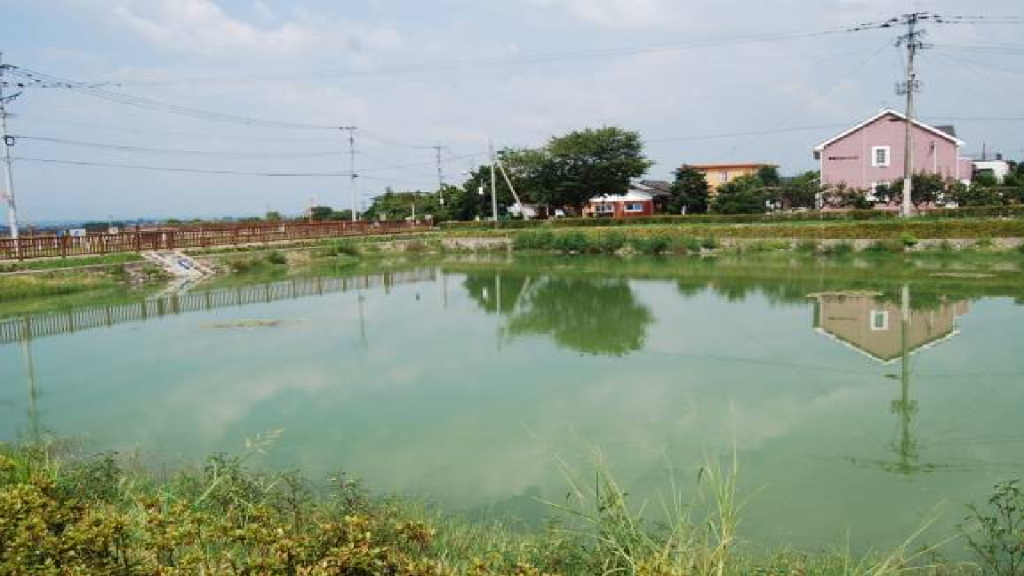 保留二百餘年的農塘，近幾年整修後仍具灌溉貯水功能