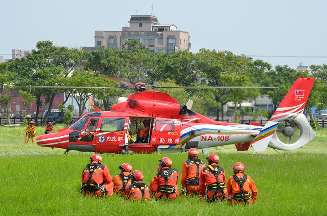 National Airborne Service Corps supported the 7th combination training for firefighting and rescue team by Yunlin County Fire Department with helicopter (3 total pictures).jpg