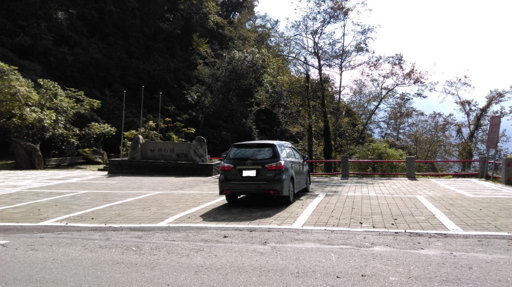 Parking Lot at Xinbaiyang(.jpg)