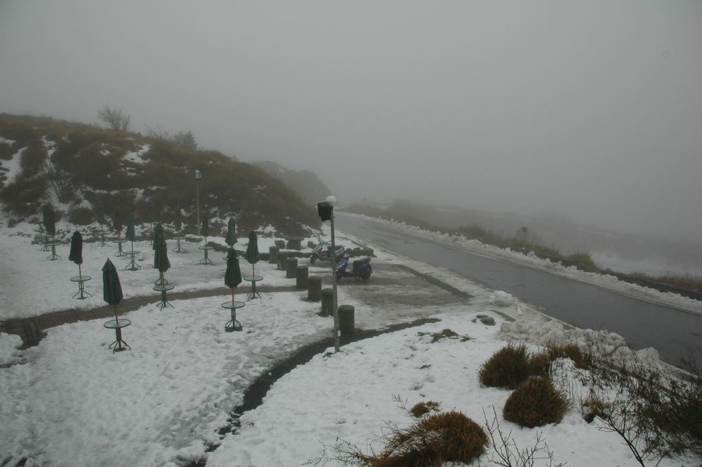 Snow scene of recreational space outside Hehuanshan Management Station