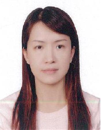 張　育綺