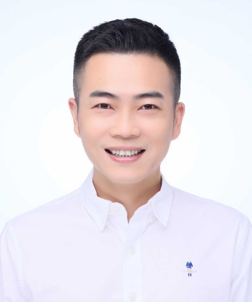 黃　偉