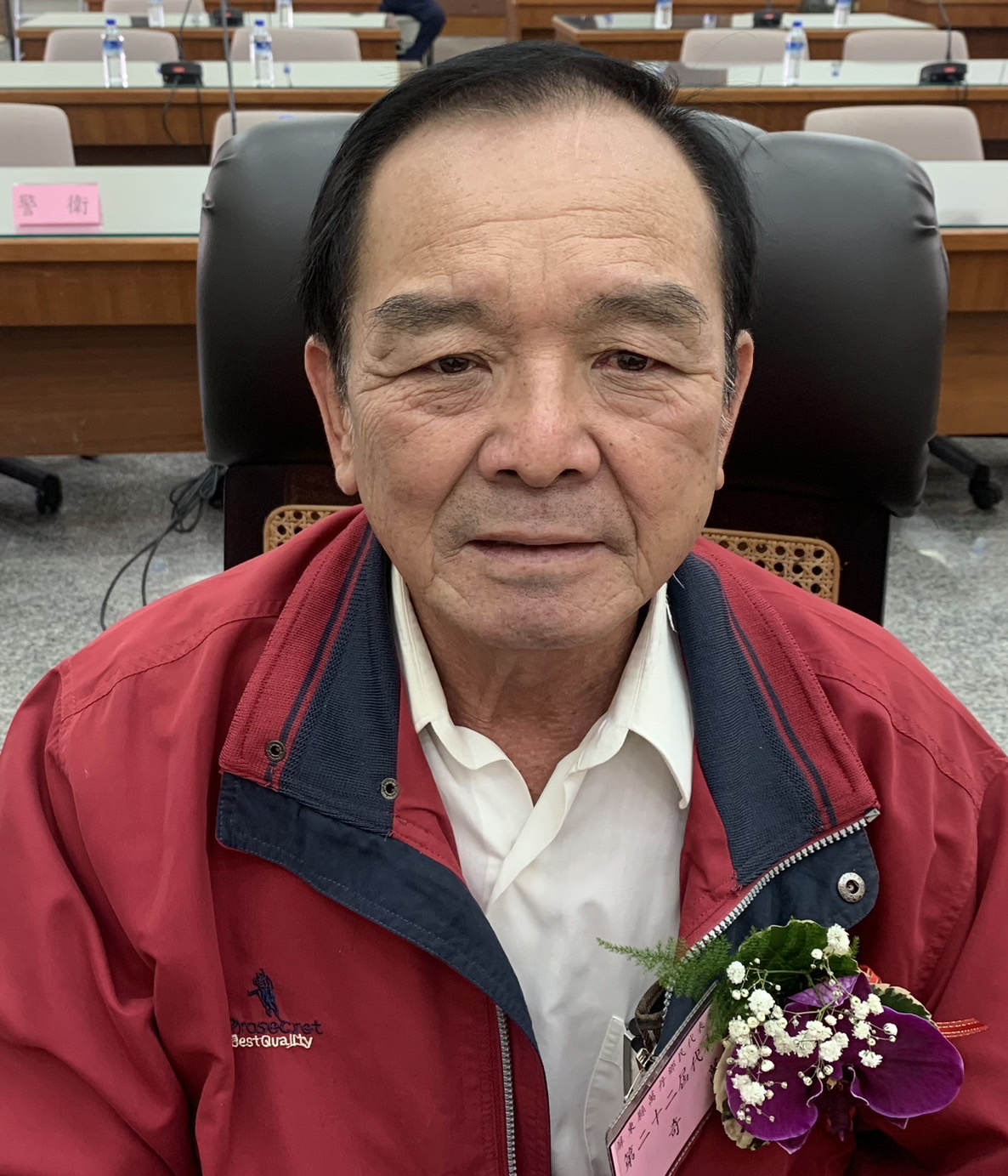 李　奇萬