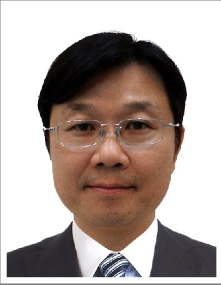 施　正芳