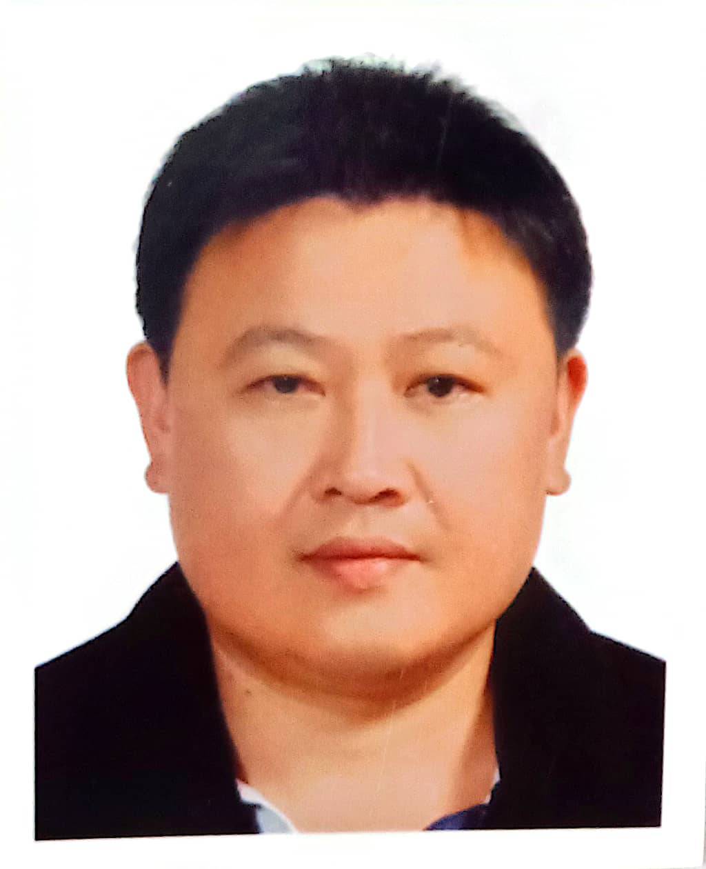 邱　仁雄