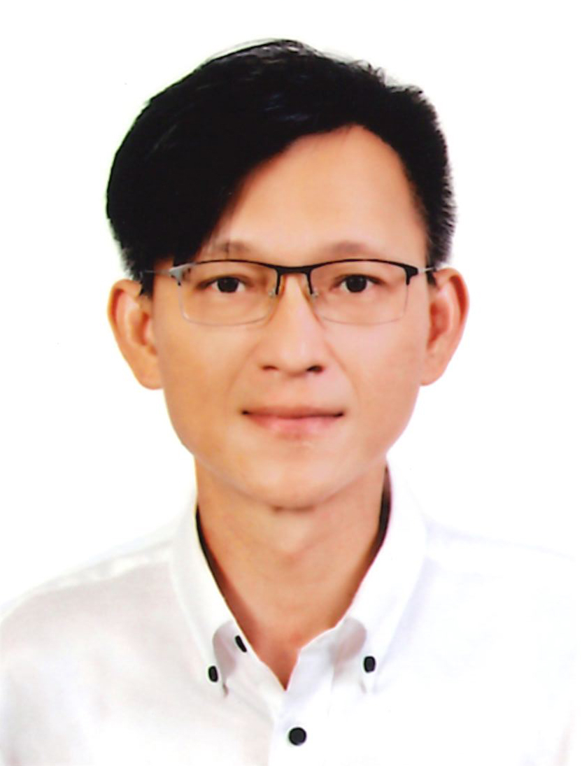 吳　信億
