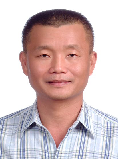 沈育濃