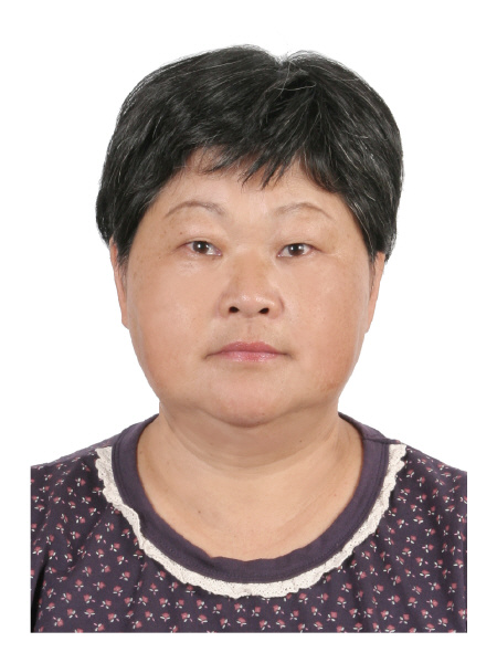 沈　素梅