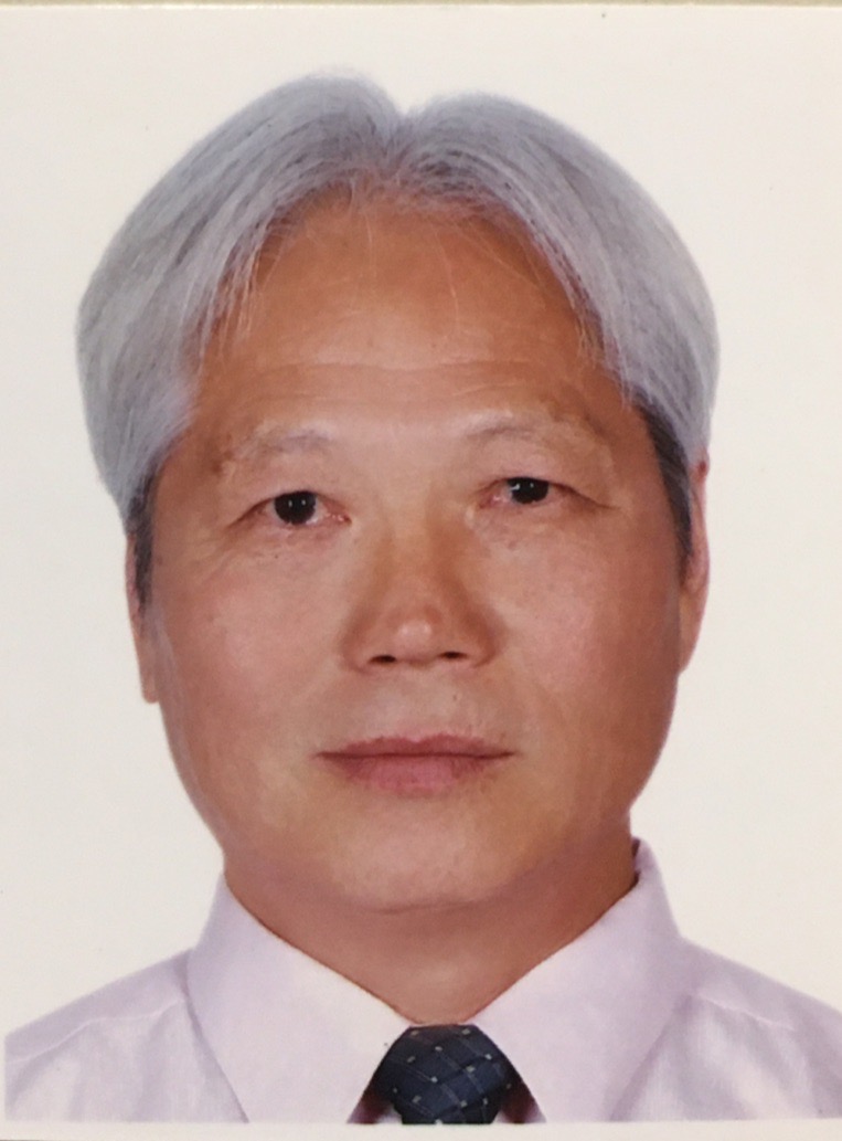 謝　正統