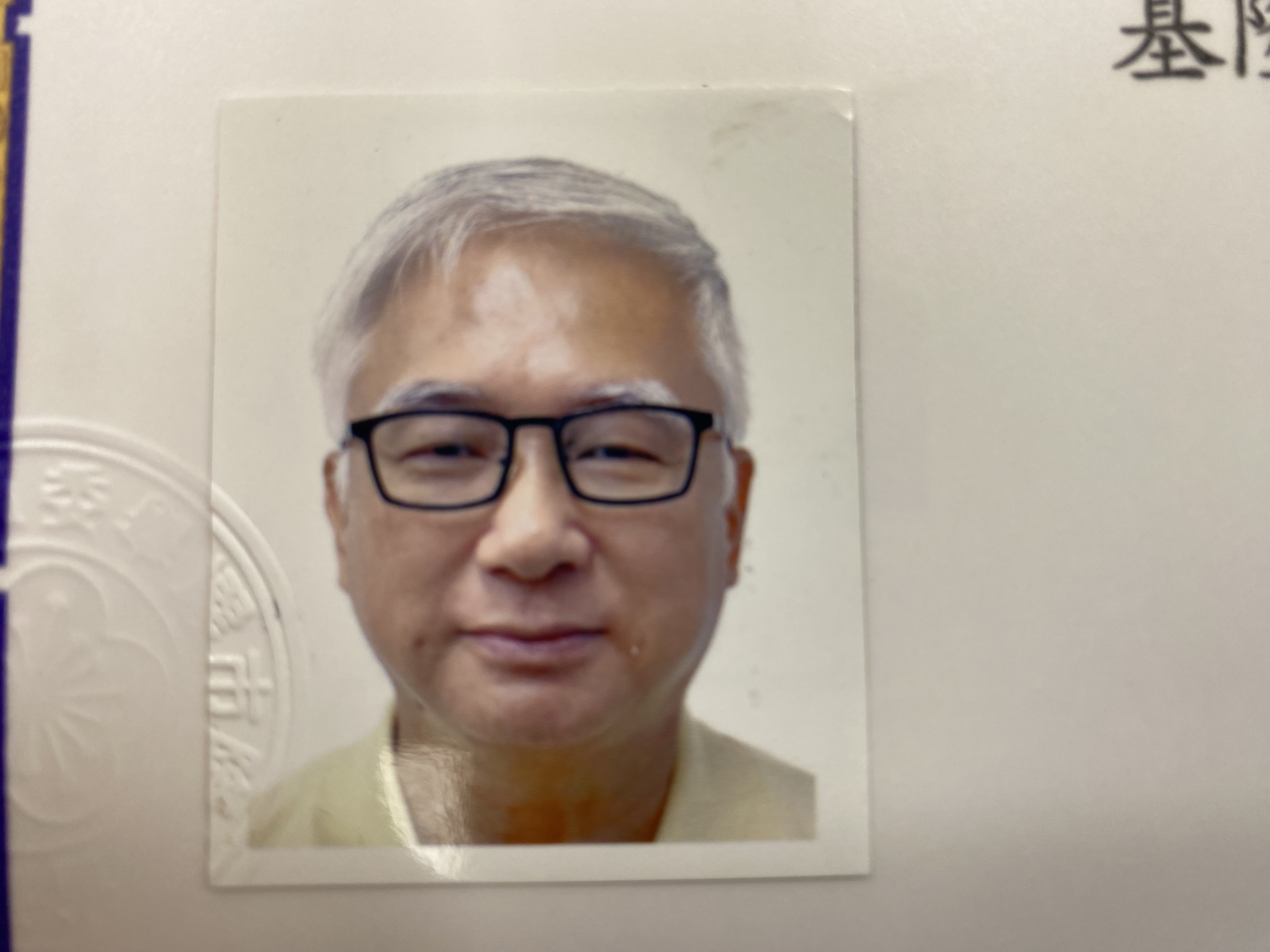 李　隆進
