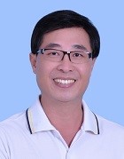 邱威文
