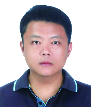施　愷峻