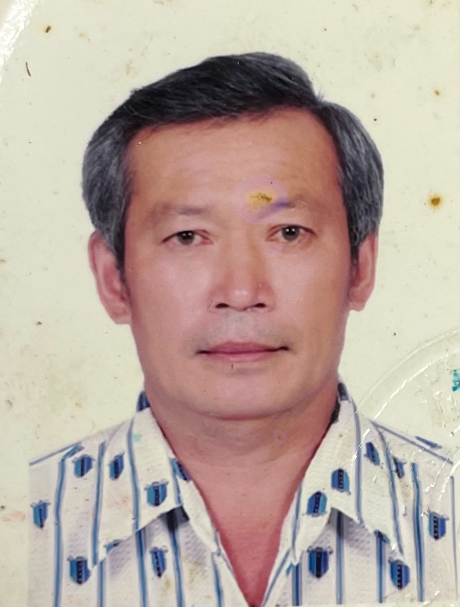 謝　振明