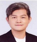 王　訢人