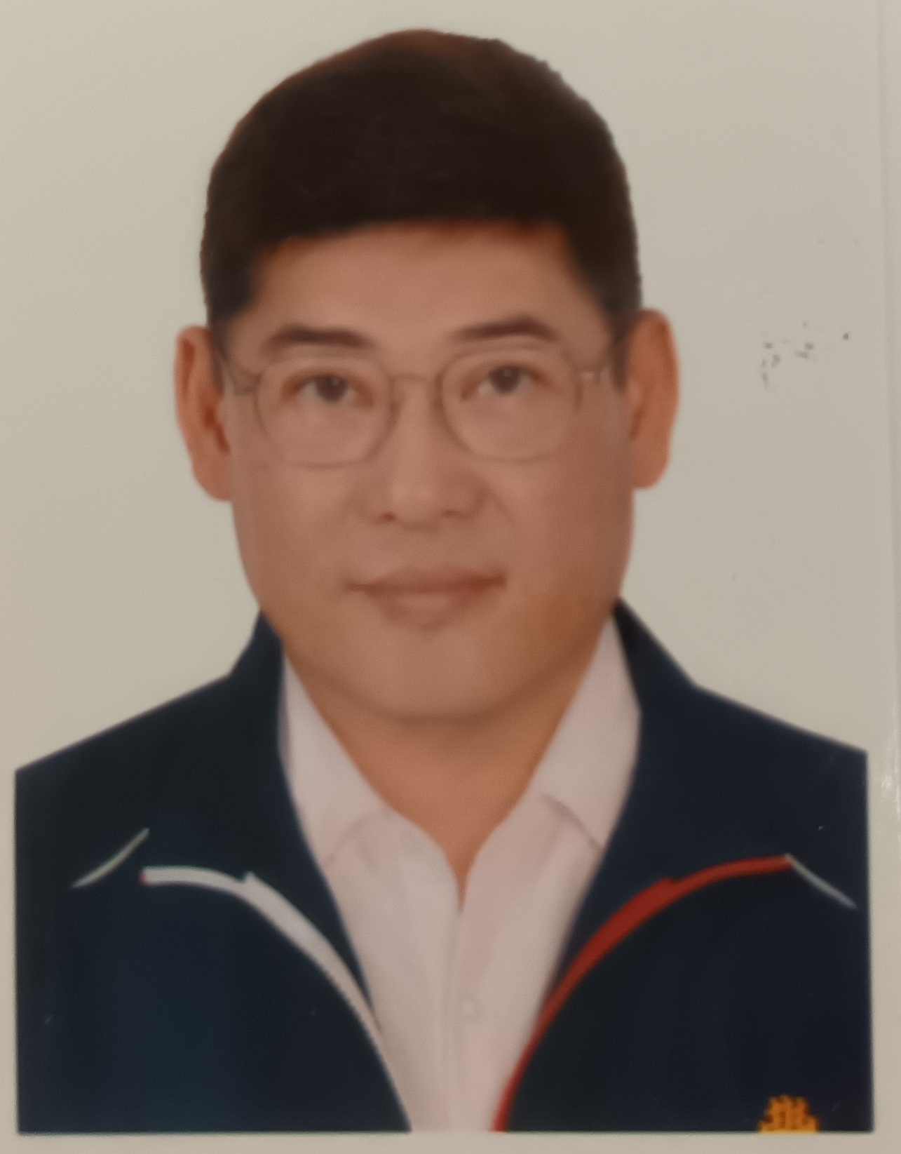董　怡民