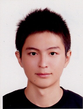李　勇毅