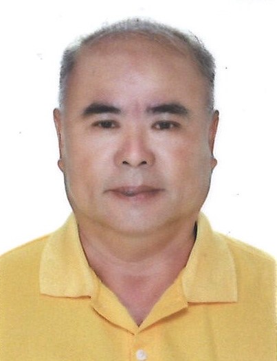 李　明山
