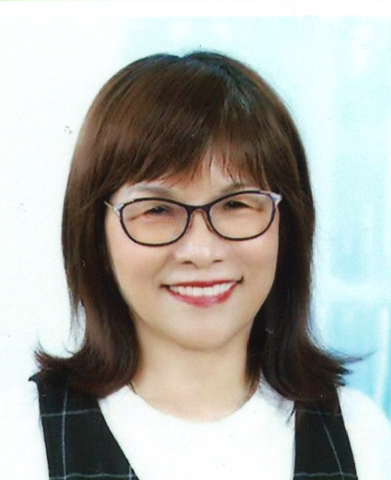 李　美雲
