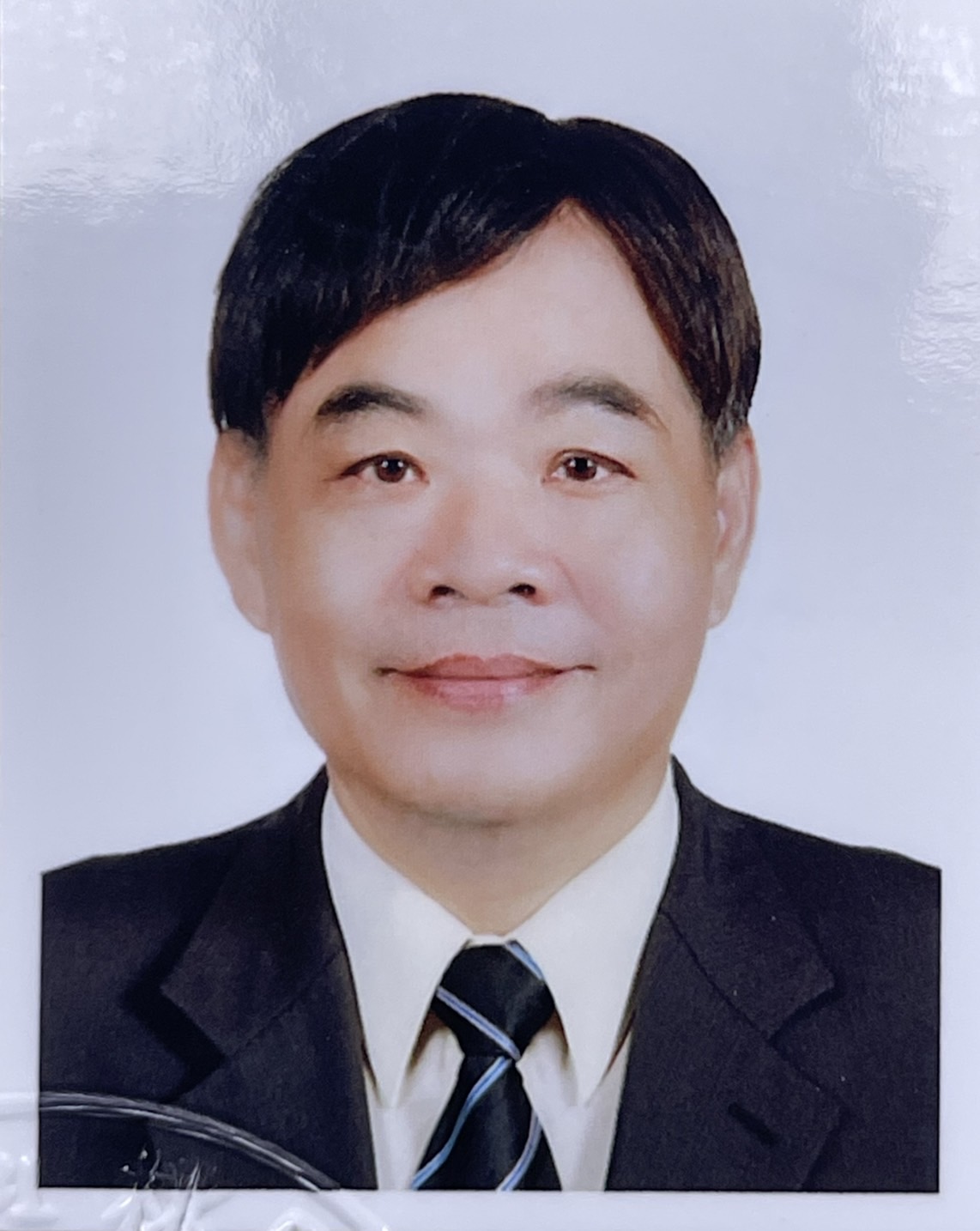 黃　華隆